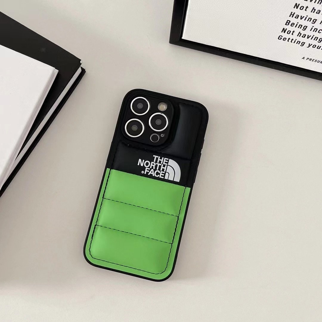 The North Face iphone 15pro max (1)