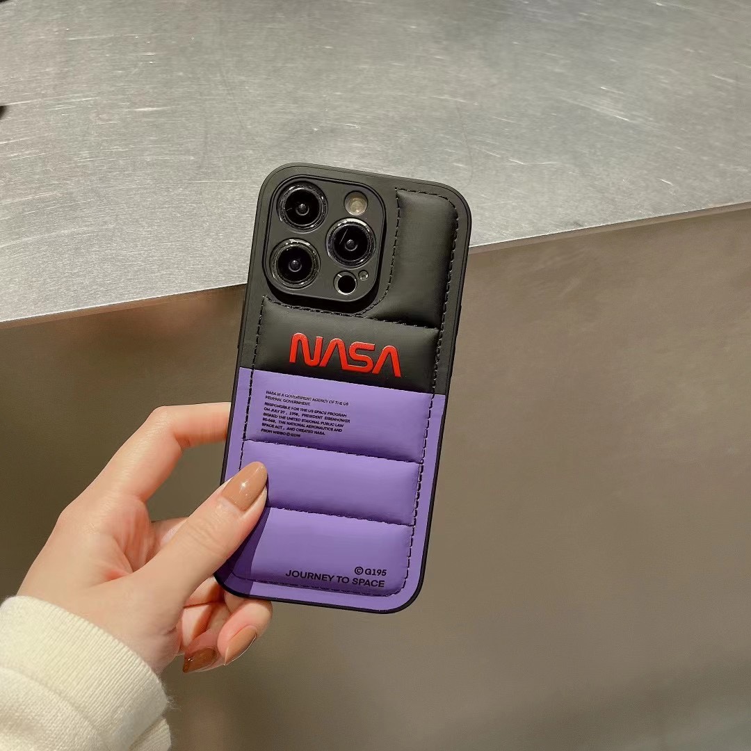 The North Face iphone 15pro max (1)