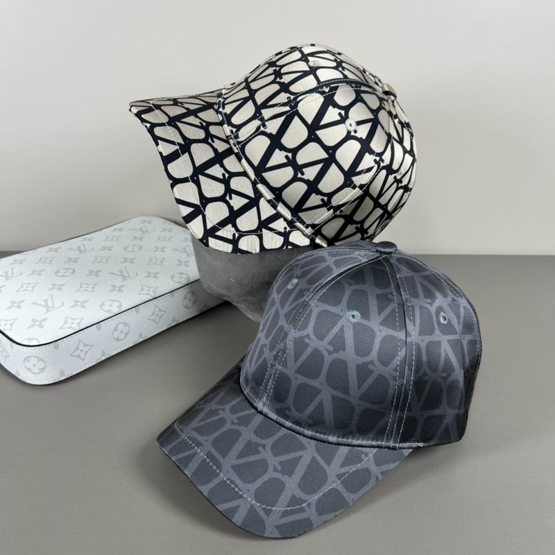 Valentino cap dx (1)