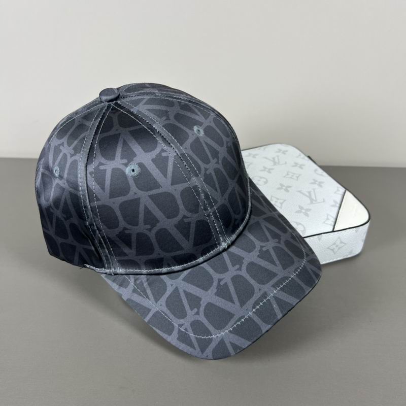 Valentino cap dx (3)