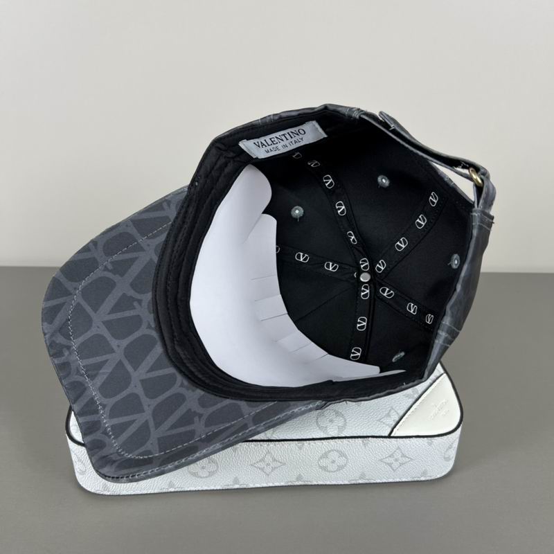 Valentino cap dx (4)