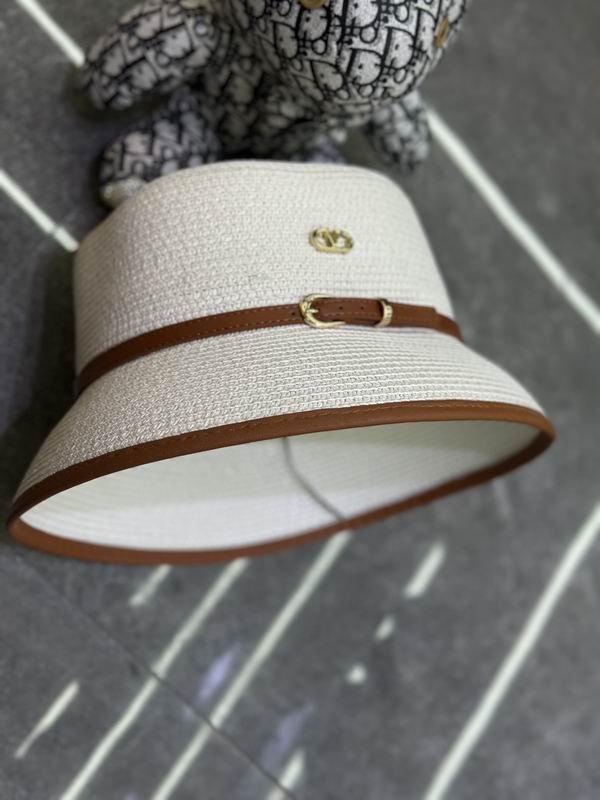 Valentino hat dx (3)