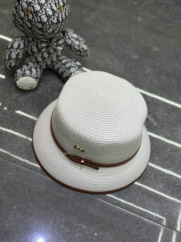 Valentino hat dx (4)