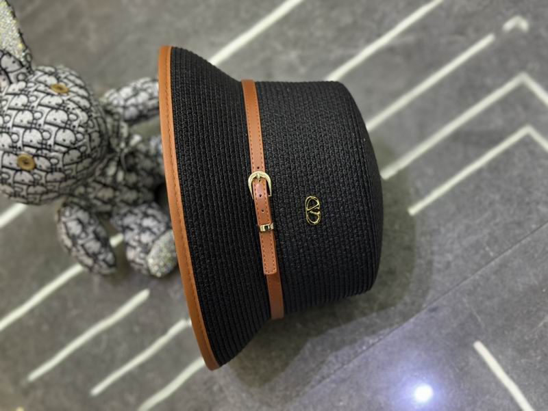 Valentino hat dx (7)