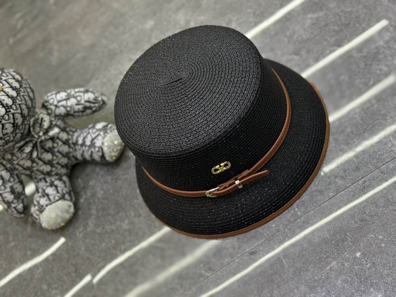 Valentino hat dx (8)