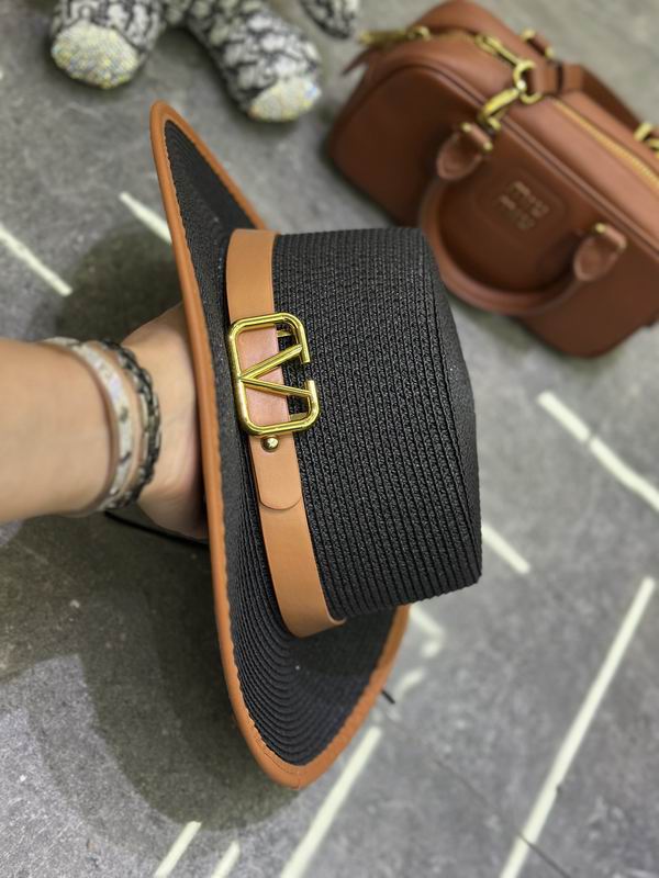 Valentino top hat dx (5)