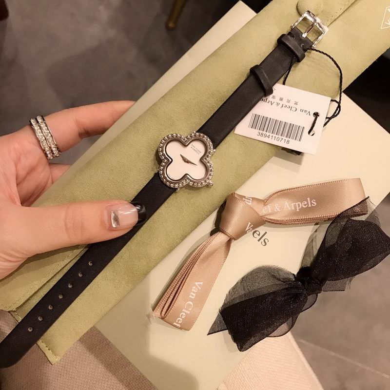 Van Cleef & Arpels 30X30mm 68 (10)