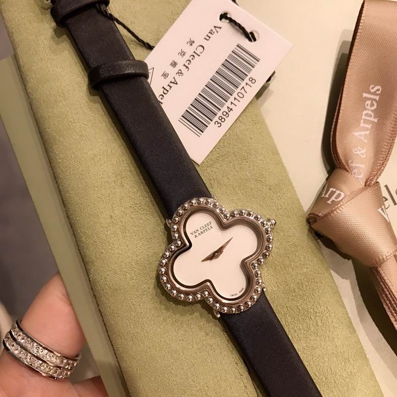 Van Cleef & Arpels 30X30mm 68 (12)