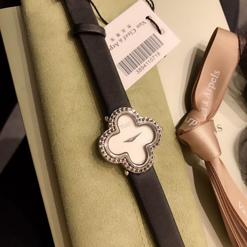 Van Cleef & Arpels 30X30mm 68 (13)