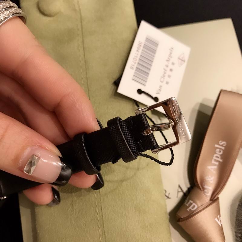 Van Cleef & Arpels 30X30mm 68 (18)