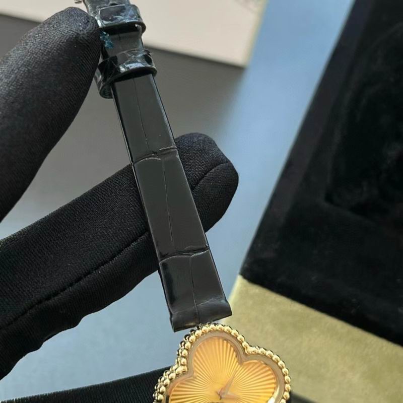 Van Cleef & Arpels watch 28 (10)