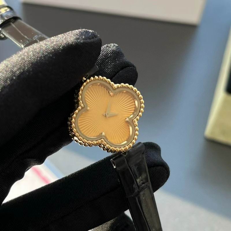 Van Cleef & Arpels watch 28 (14)