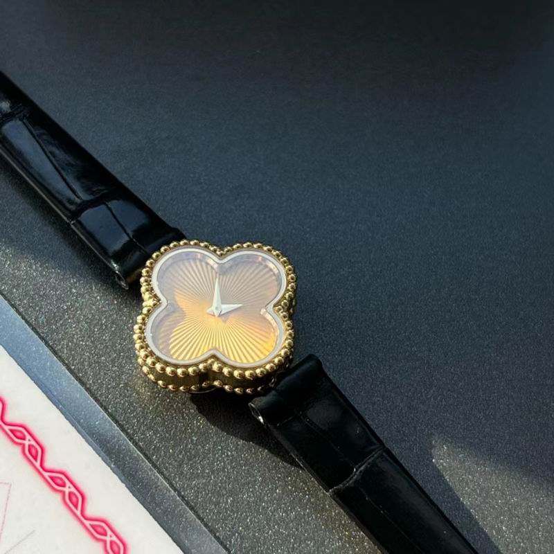 Van Cleef & Arpels watch 28 (15)