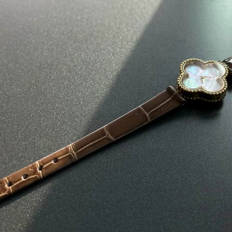Van Cleef & Arpels watch 28 (21)