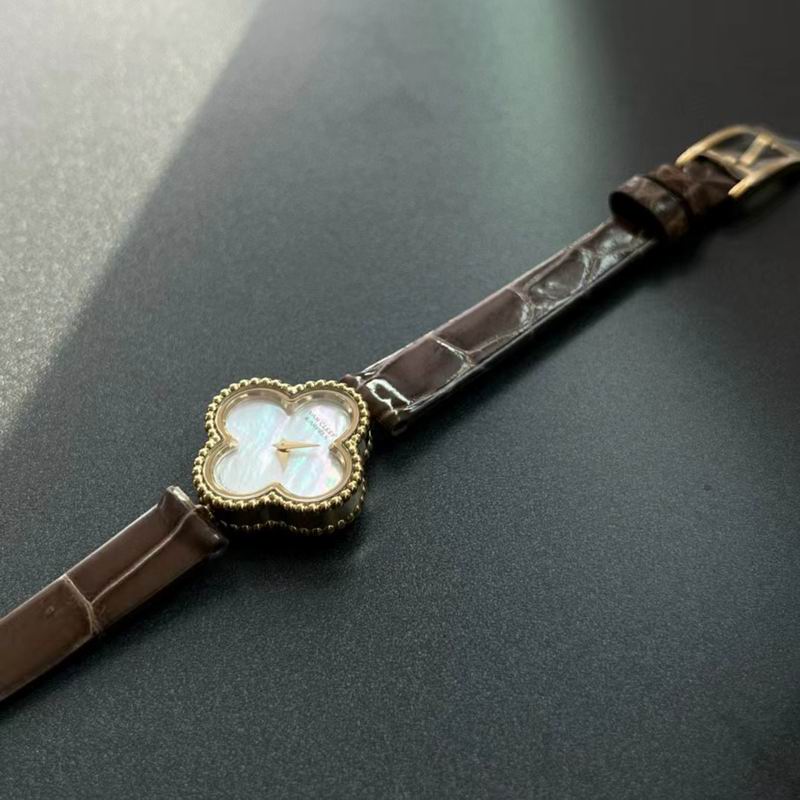 Van Cleef & Arpels watch 28 (22)