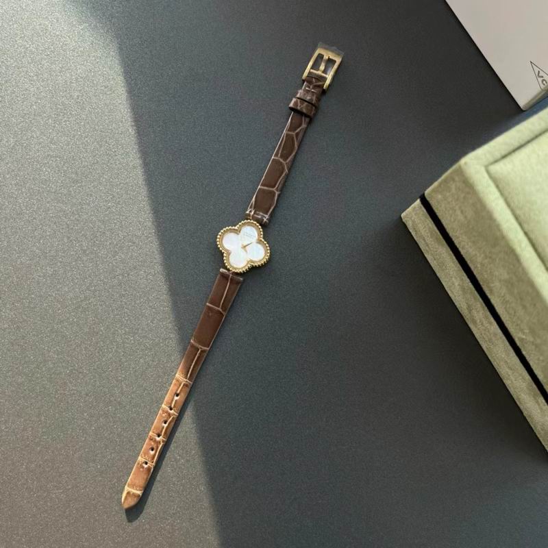 Van Cleef & Arpels watch 28 (23)