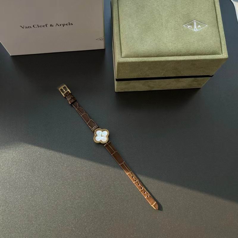Van Cleef & Arpels watch 28 (24)