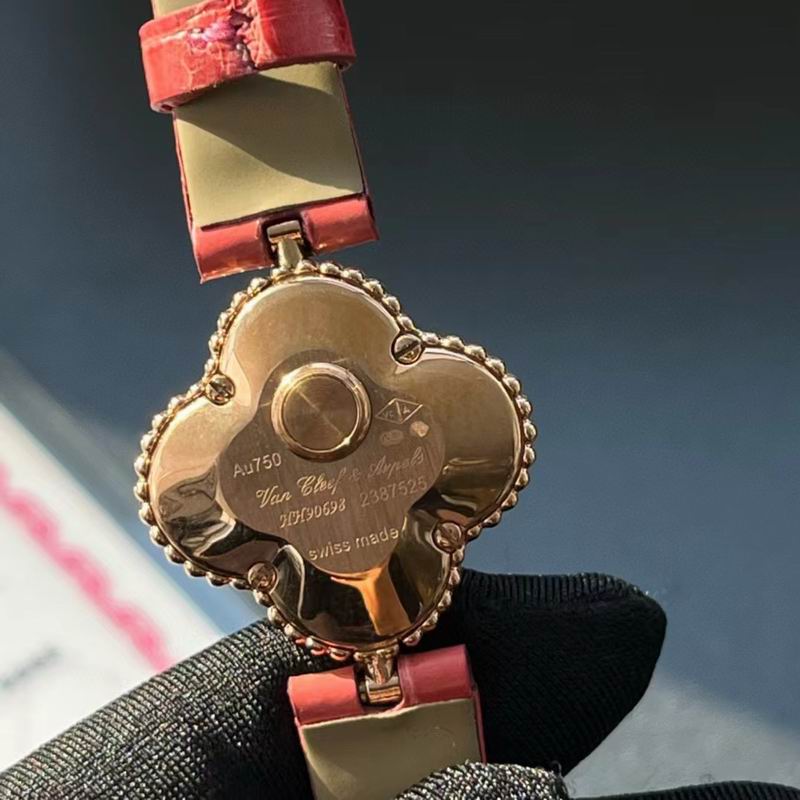 Van Cleef & Arpels watch 28 (4)