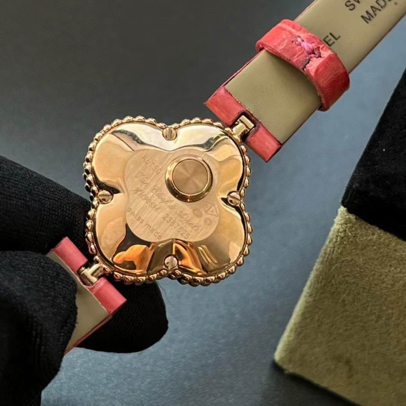 Van Cleef & Arpels watch 28 (5)