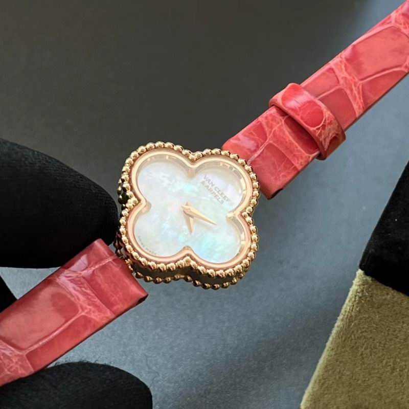 Van Cleef & Arpels watch 28 (7)