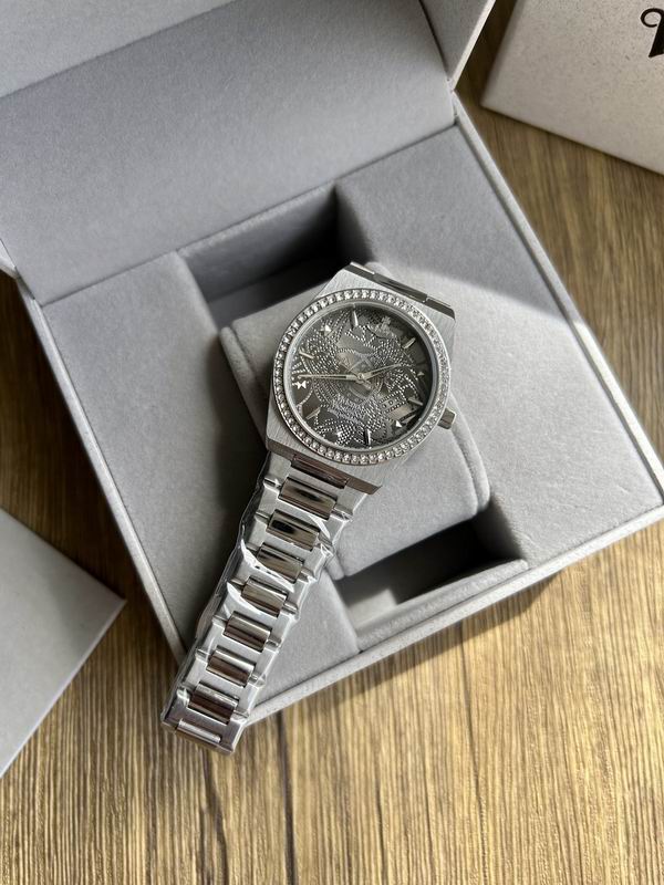 Vivienne Westwood 34mm 38 (2)