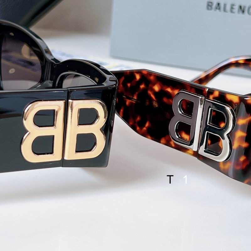 BALENCIAGA 03311 a16