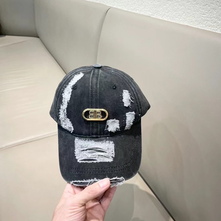 Balenciaga Cap (63)