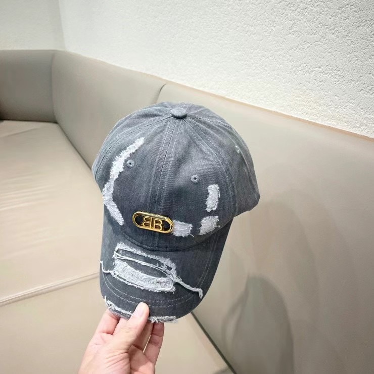 Balenciaga Cap (65)