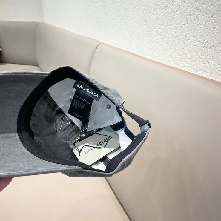 Balenciaga Cap (68)
