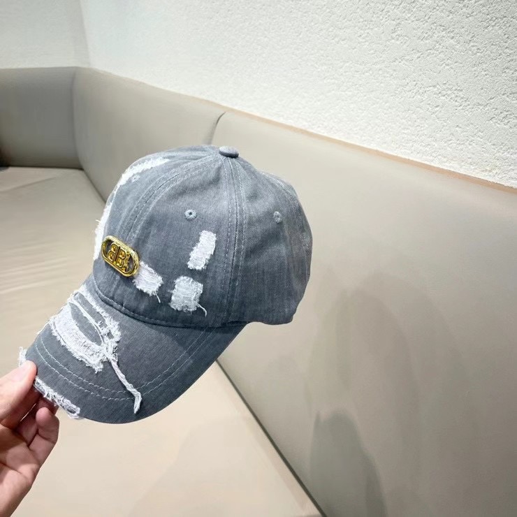 Balenciaga Cap (70)