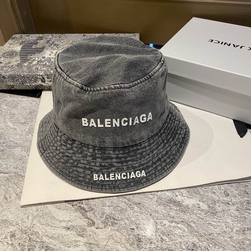 Balenciaga hat hm (3)