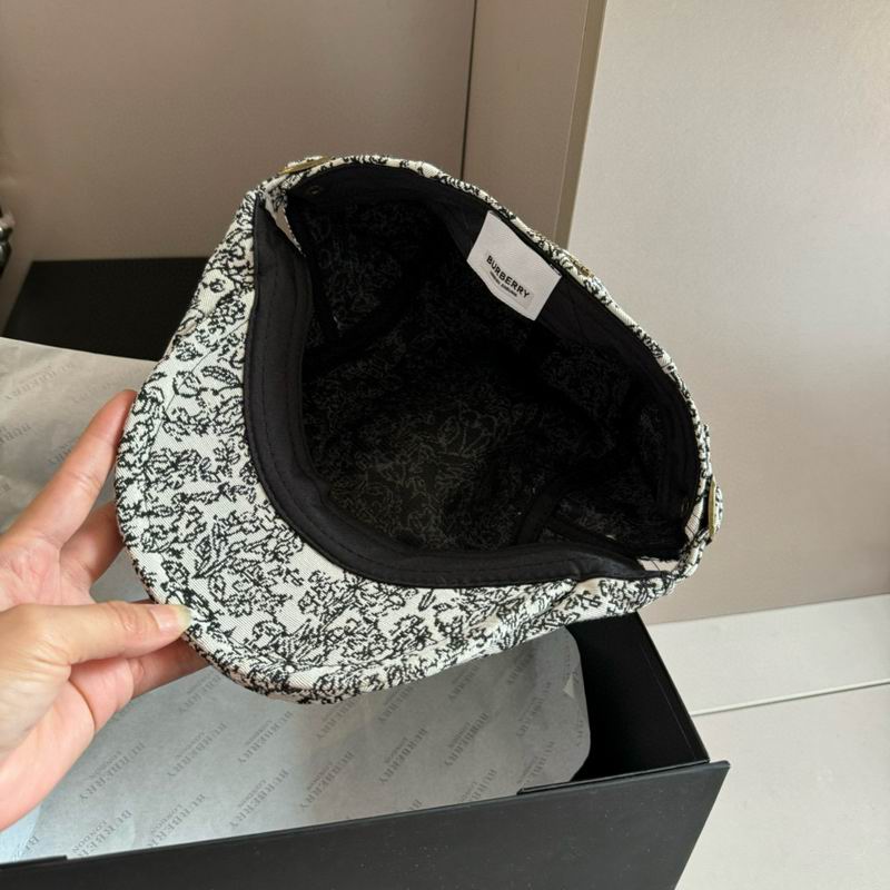 Burberry beret 78 (1)