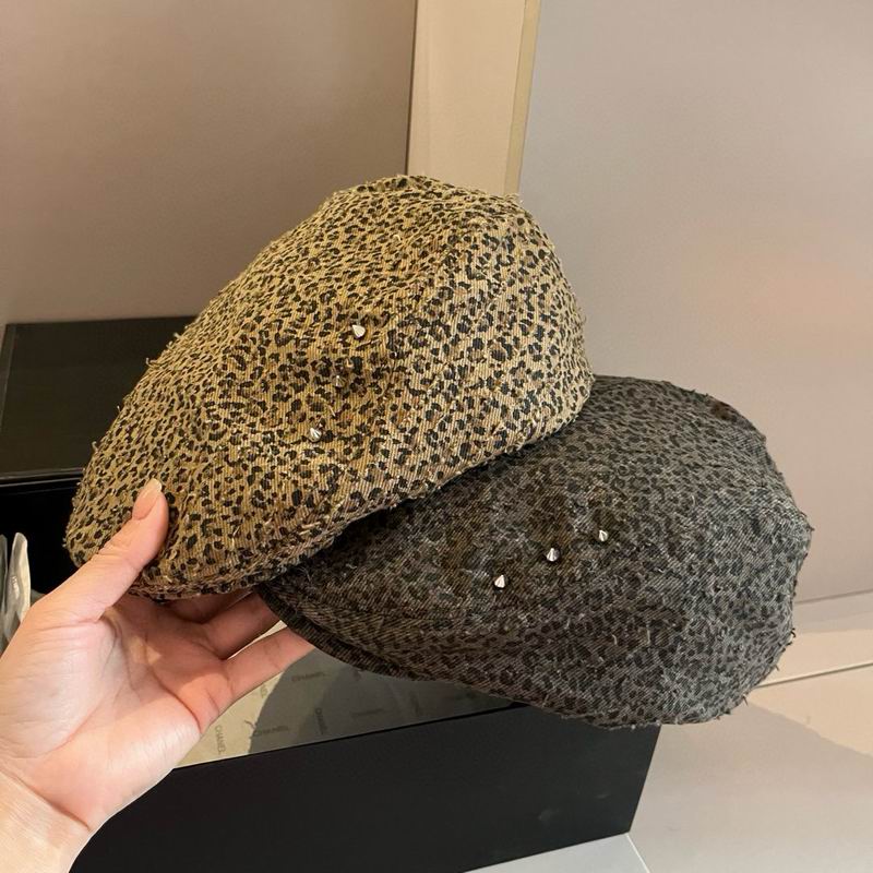 Burberry beret 80 (1)