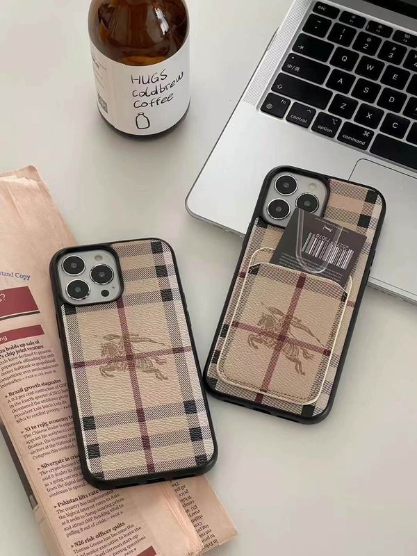 Burberry iphone 16Pro max (1)