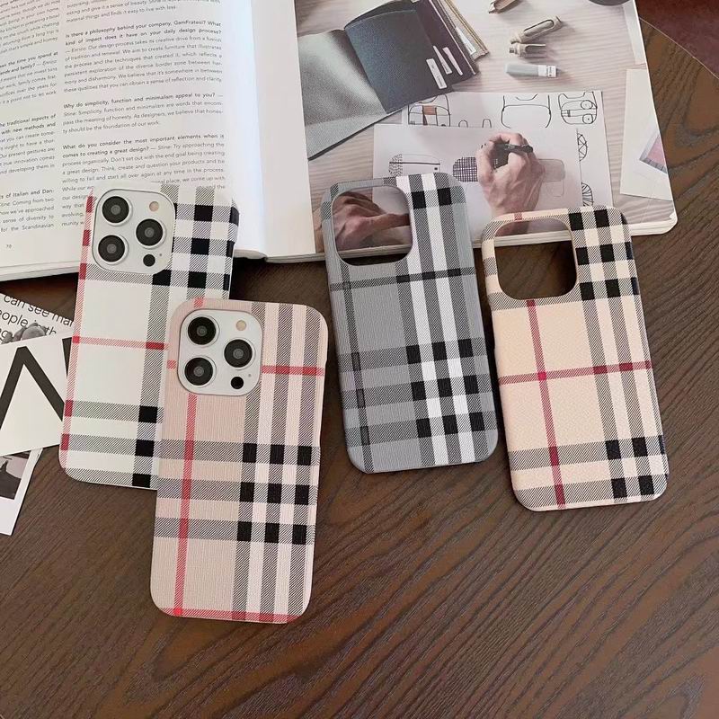 Burberry iphone 16Pro max (2)