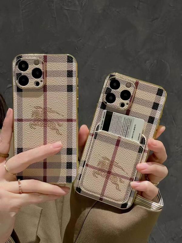 Burberry iphone 16Pro max (3)