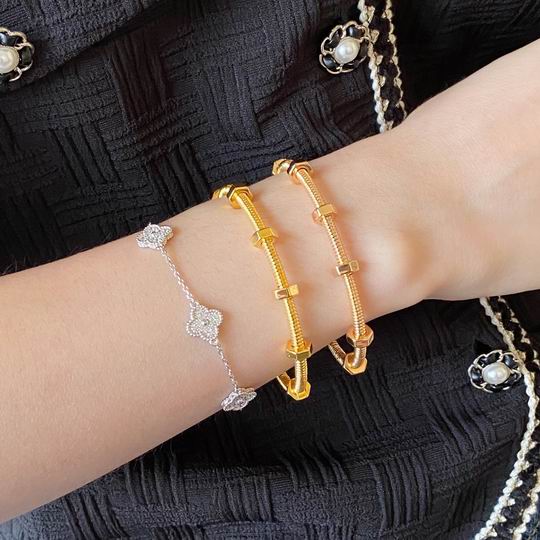 Cartier bracelet 01lyh228 (8)