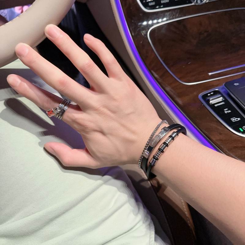 Cartier bracelet 03lyh243 (6)