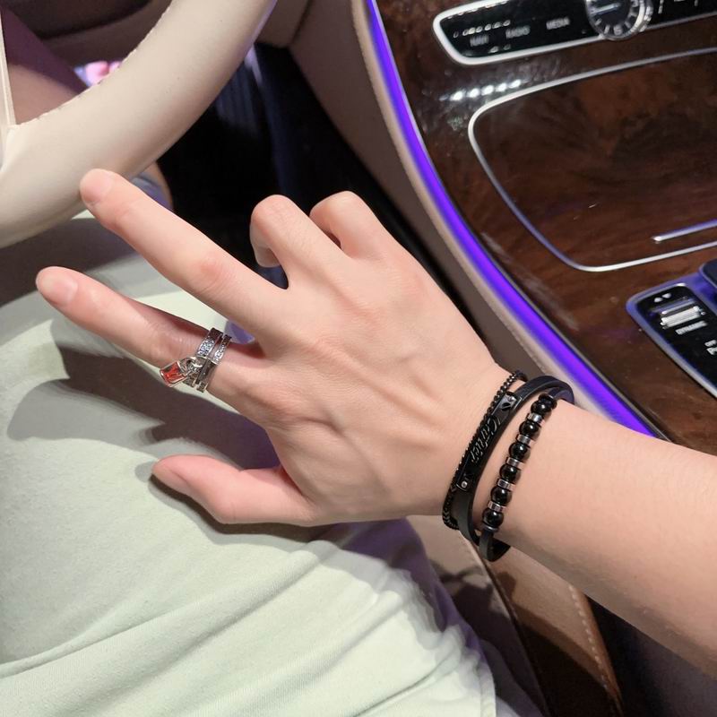 Cartier bracelet 03lyh244 (8)