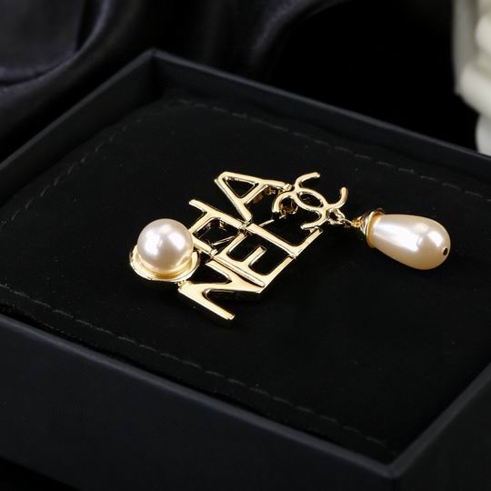 Chanel Brooch 12lyh102 (2)