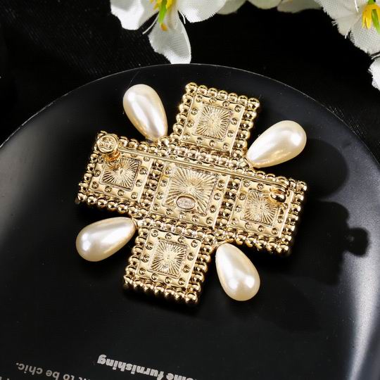 Chanel Brooch 12lyh108 (2)