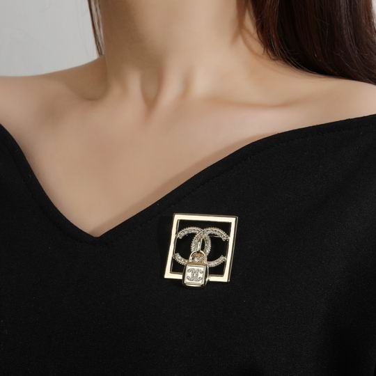 Chanel Brooch 12lyh112 (7)