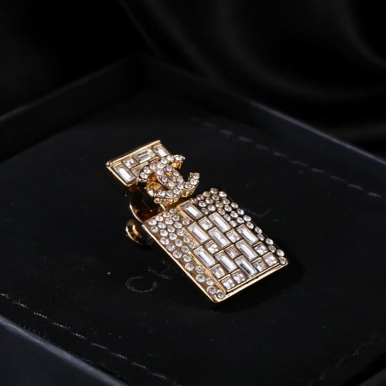Chanel Brooch 12lyh117 (5)