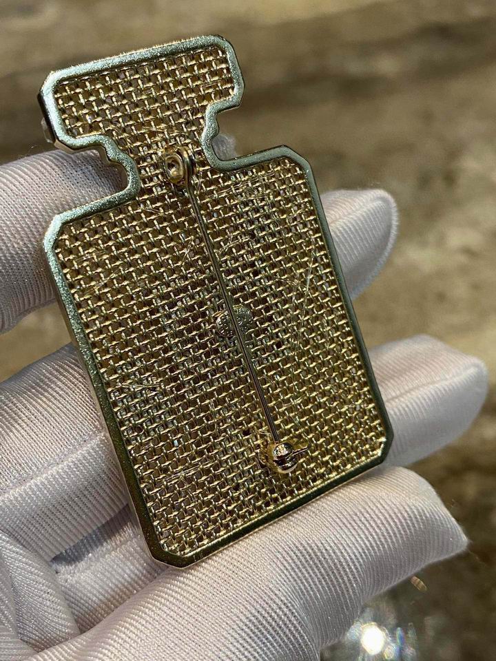 Chanel Brooch 12lyh122 (2)