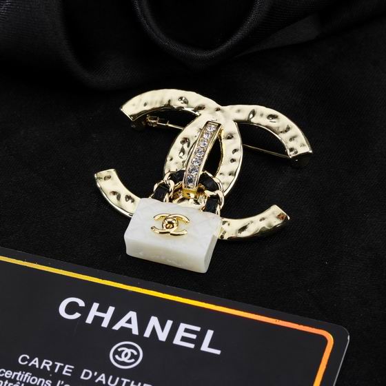 Chanel Brooch 12lyh125 (5)