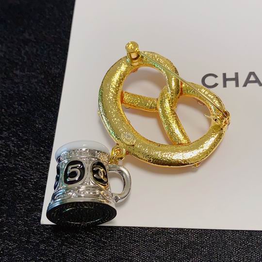 Chanel Brooch 12lyh67 (3)