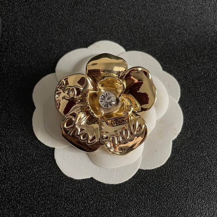 Chanel Brooch 12lyh70 (1)