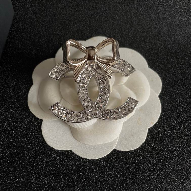 Chanel Brooch 12lyh71 (1)