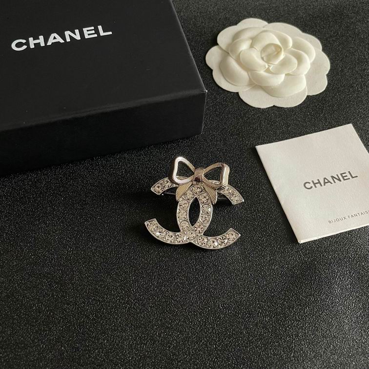 Chanel Brooch 12lyh71 (3)