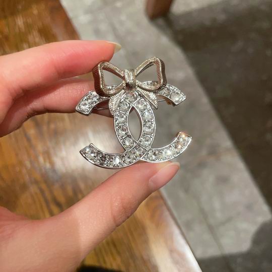 Chanel Brooch 12lyh71 (7)